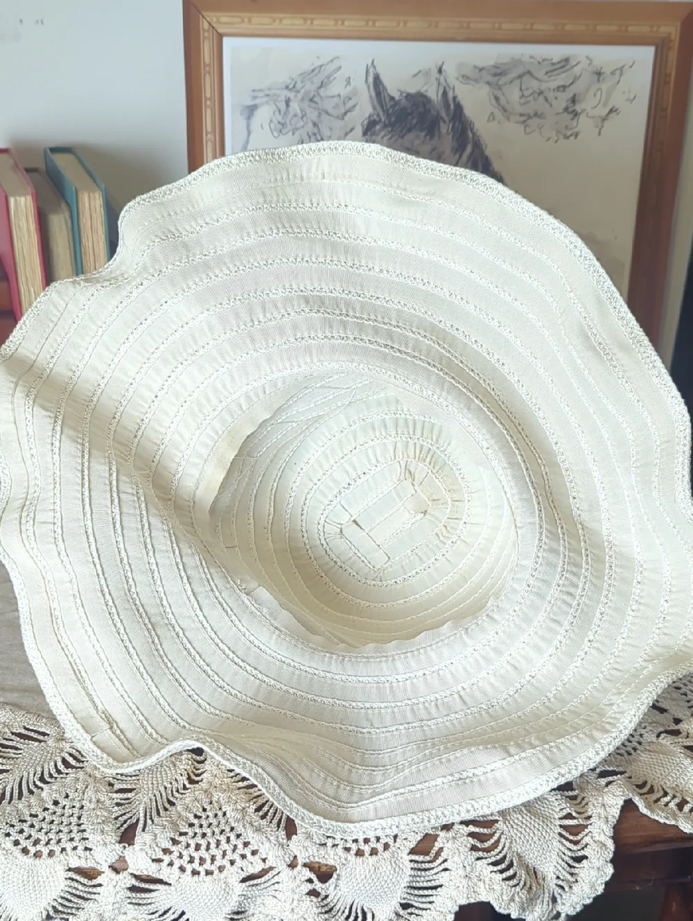 Vintage Y2K Ivory Wide Brim Sun Hat, Wired Adjustable Brim Romantic Garden Party - Picture 7 of 12